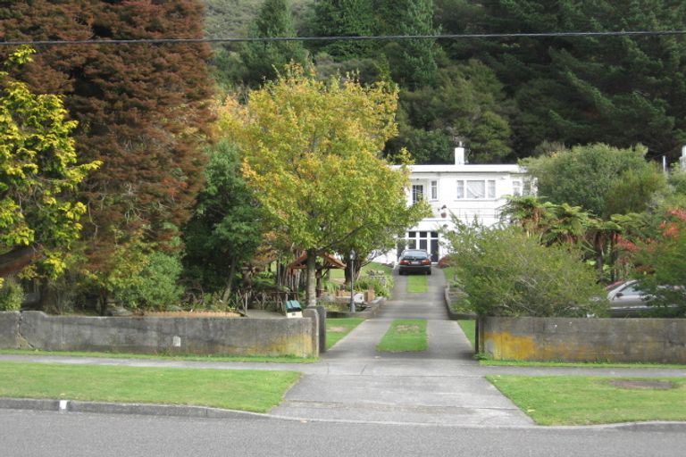 Photo of property in 30 Tawhai Street, Stokes Valley, Lower Hutt, 5019