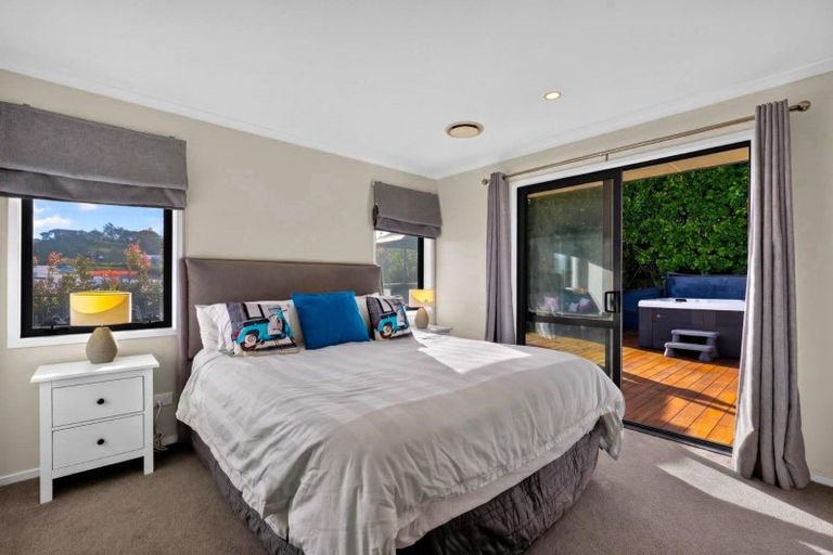 Photo of property in 40 Boocock Crescent, Orewa, 0931