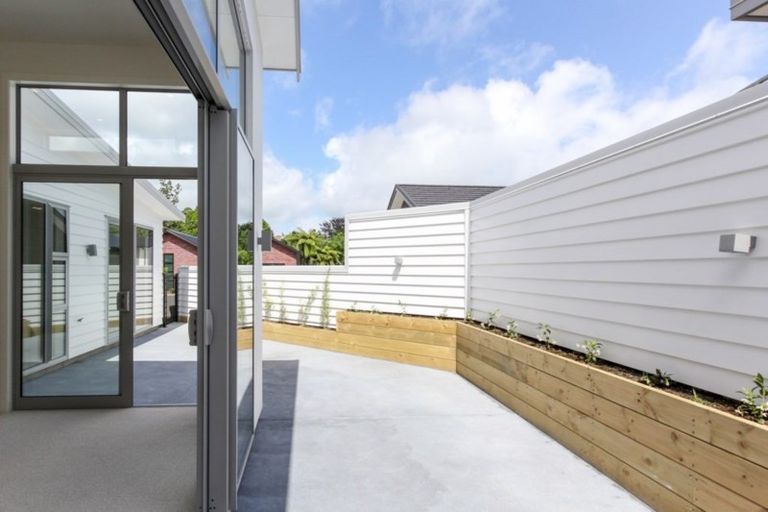 Photo of property in 4 Mackillop Way, Brooklands, New Plymouth, 4310