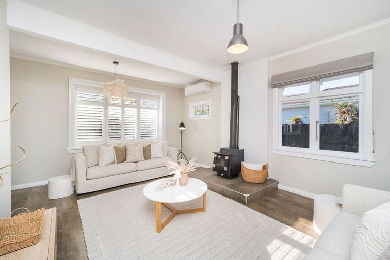 Photo of property in 37 Miro Street, Takaro, Palmerston North, 4410