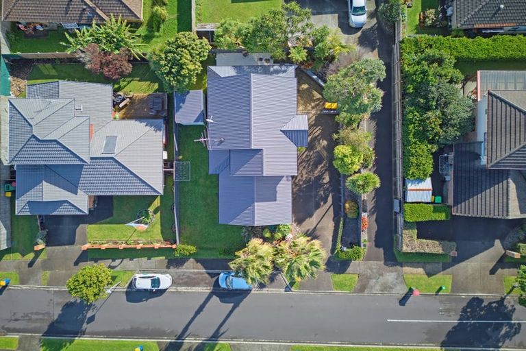 Photo of property in 6 Chadlington Avenue, Henderson, Auckland, 0612