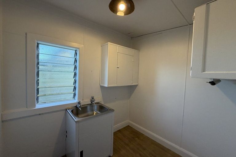 Photo of property in 113 Mangorei Road, Merrilands, New Plymouth, 4312