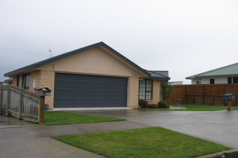 Photo of property in 7 Jordan Way, Kelvin Grove, Palmerston North, 4414