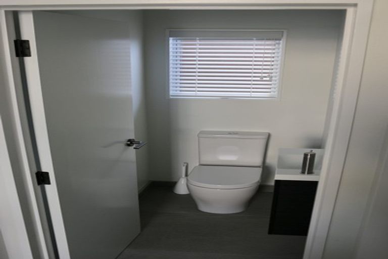 Photo of property in 87 Grant Road, Thorndon, Wellington, 6011