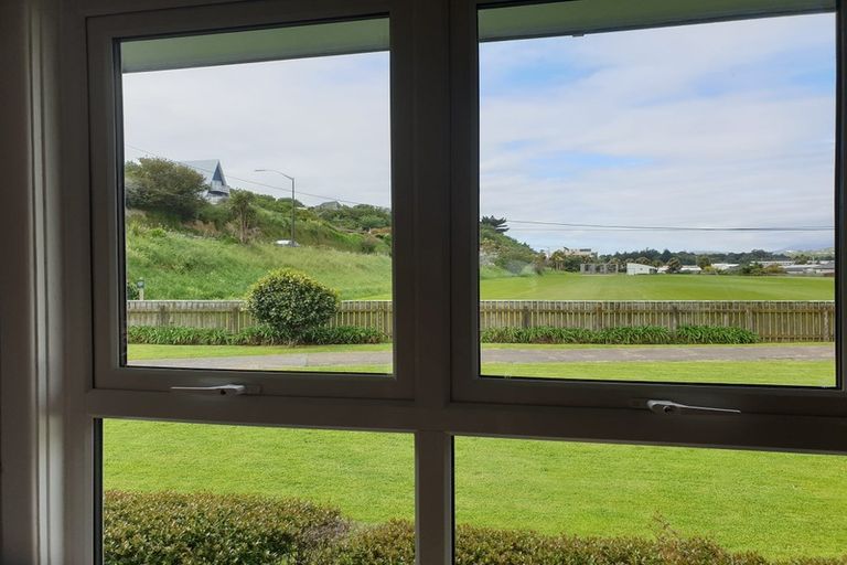 Photo of property in 352 Main Road, Tawa, Wellington, 5028