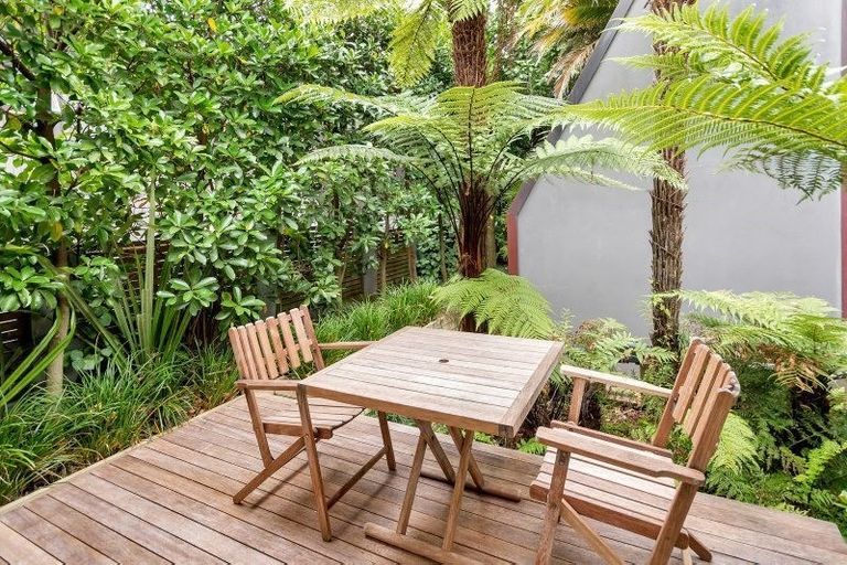 Photo of property in 35a Clifton Road, Hauraki, Auckland, 0622