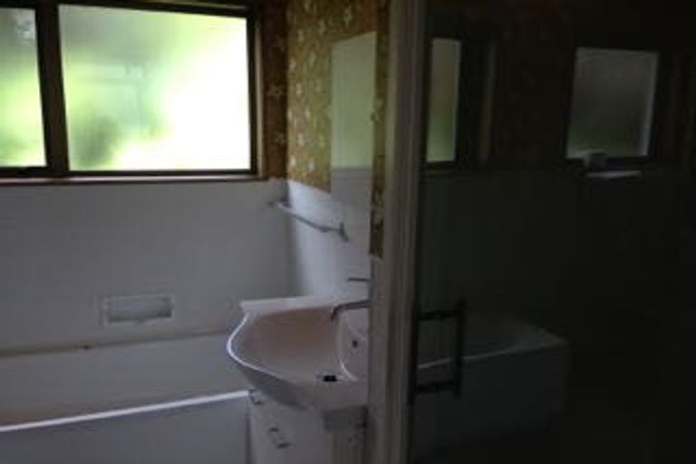 Photo of property in 26 Ewing Grove, Acacia Bay, Taupo, 3330