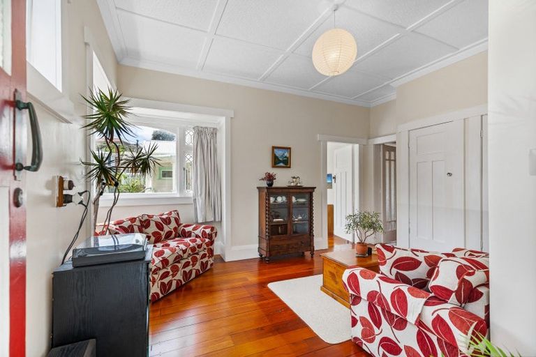 Photo of property in 2 Rattray Street, Devonport, Auckland, 0624