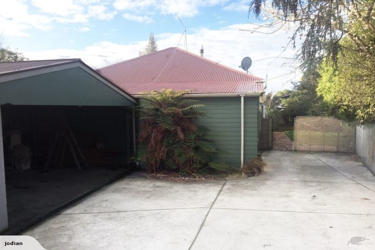 Photo of property in 136 Port Hills Road, Heathcote Valley, Christchurch, 8022