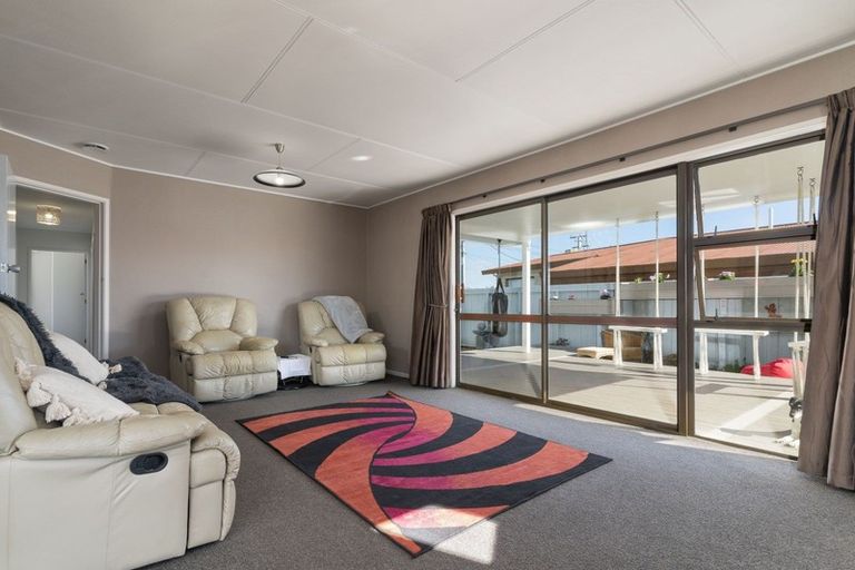 Photo of property in 16 Colville Street, Masterton, 5810