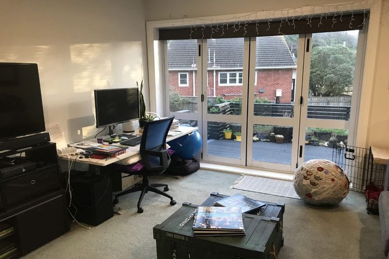 Photo of property in 5 Elphinstone Avenue, Strathmore Park, Wellington, 6022