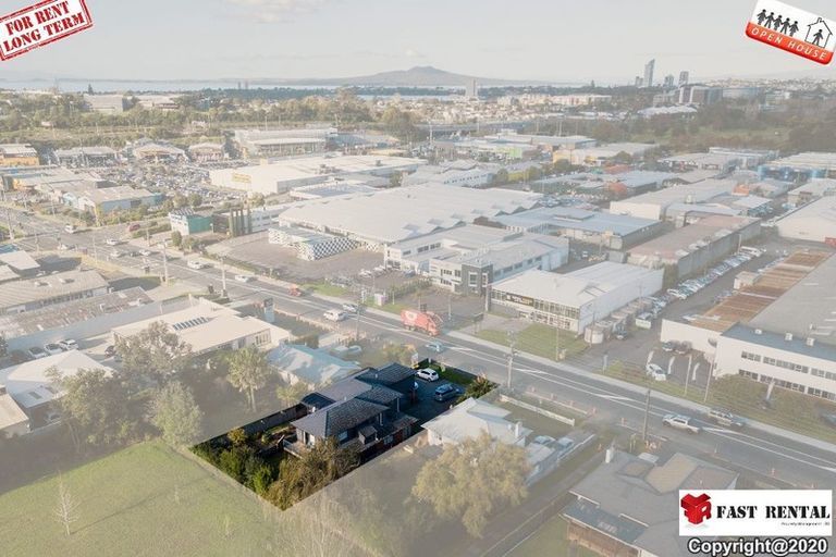 Photo of property in 220a Archers Road, Glenfield, Auckland, 0627