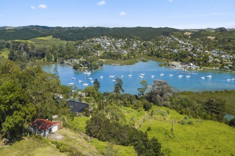 Photo of property in 90 Cedar Terrace, Stanmore Bay, Whangaparaoa, 0932