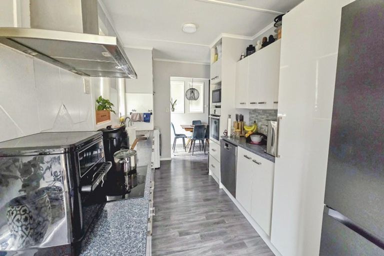 Photo of property in 5 Hay Street, Naenae, Lower Hutt, 5011