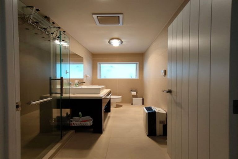 Photo of property in 90 Oakway Drive, Schnapper Rock, Auckland, 0632