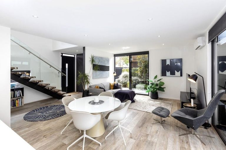Photo of property in 43a Gracefield Avenue, Christchurch Central, Christchurch, 8013