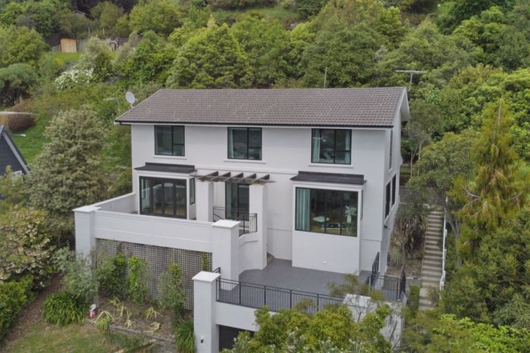 Photo of property in 68 Landsdowne Terrace, Cashmere, Christchurch, 8022