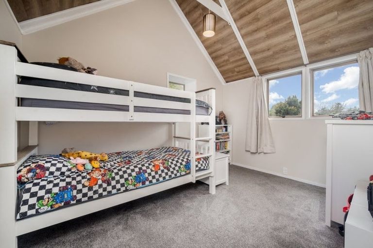 Photo of property in 2/9 Imogene Way, Half Moon Bay, Auckland, 2012