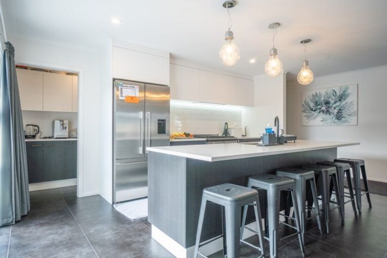 Photo of property in 6 Waimarama Court, Roslyn, Palmerston North, 4414