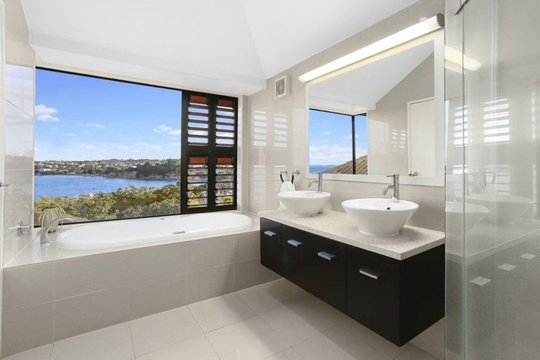 Photo of property in 6 Portal Place, Murrays Bay, Auckland, 0630
