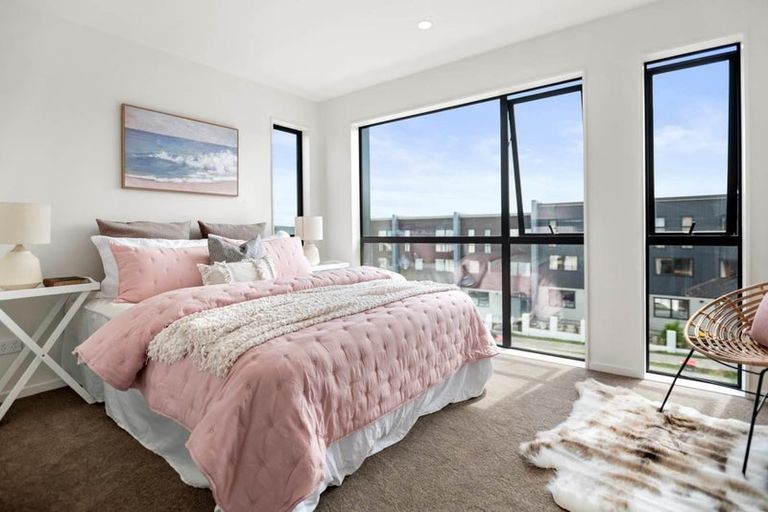 Photo of property in 19 Papatahi Lane, Flat Bush, Auckland, 2019