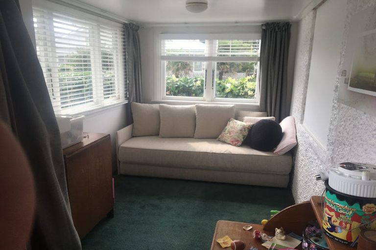 Photo of property in 3 French Street, Moturoa, New Plymouth, 4310