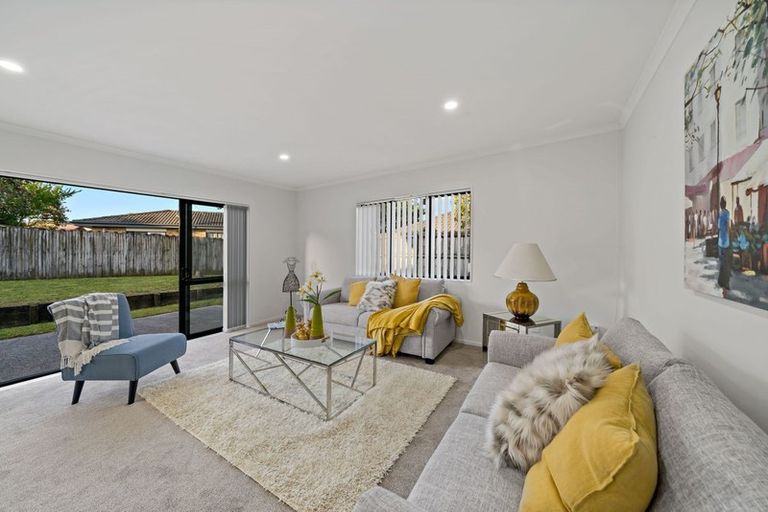 Photo of property in 10 Taatahi Street, Weymouth, Auckland, 2103