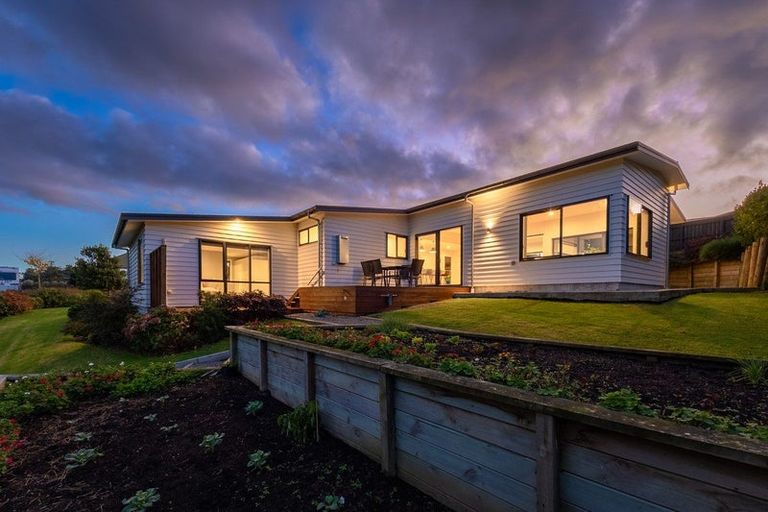 Photo of property in 21 Ferndale Drive, Waikanae, 5036