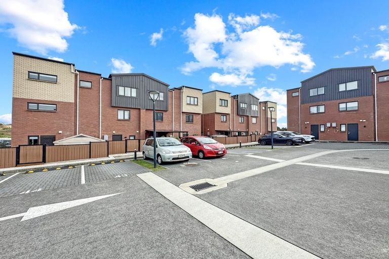 Photo of property in 6 Picturesque Drive, Flat Bush, Auckland, 2019