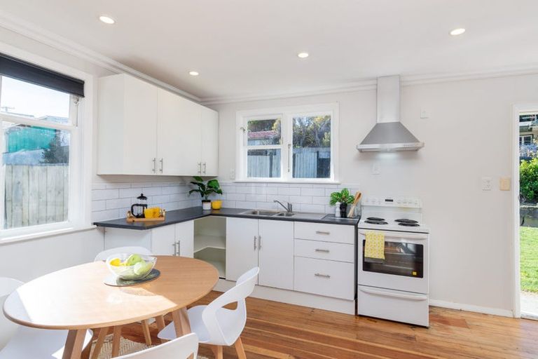 Photo of property in 23 Dorset Grove, Cannons Creek, Porirua, 5024