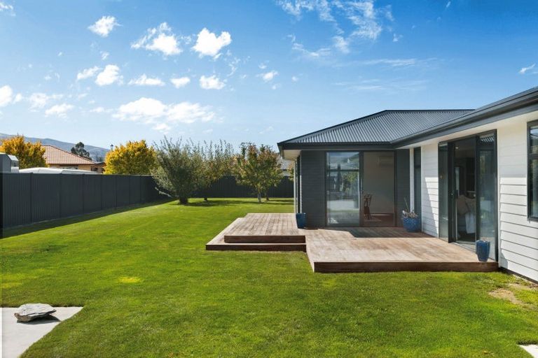 Photo of property in 30 Ethereal Crescent, Mount Pisa, Cromwell, 9383