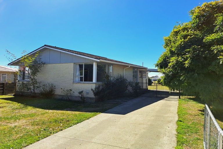 Photo of property in 14 Grenville Street, Levin, 5510