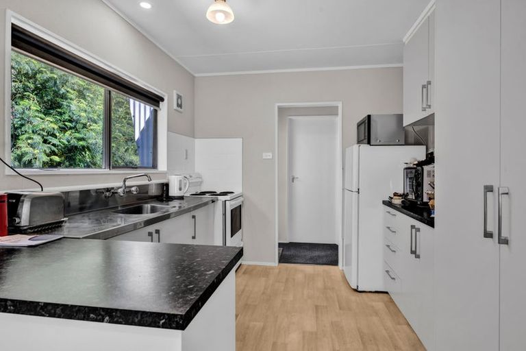 Photo of property in 33 Herekawe Drive, Spotswood, New Plymouth, 4310