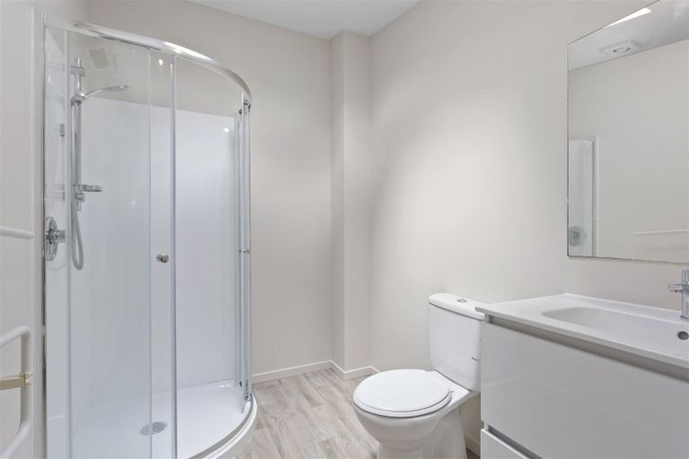 Photo of property in 2/3 Grove Road, Addington, Christchurch, 8024