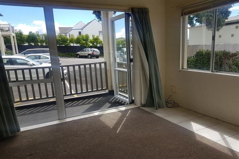 Photo of property in 21/72 Kitchener Road, Milford, Auckland, 0620