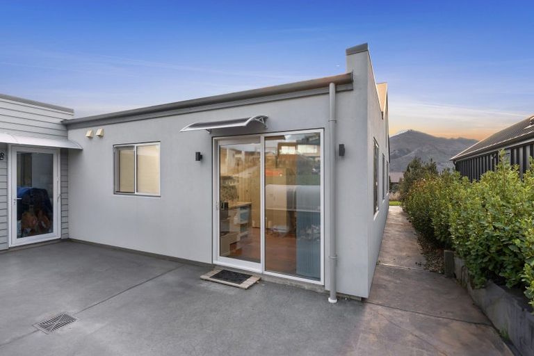 Photo of property in 1 Landsborough Lane, Wanaka, 9305