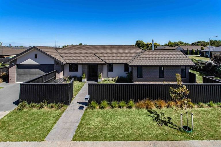 Photo of property in 10 Devlin Avenue, Rangiora, 7400