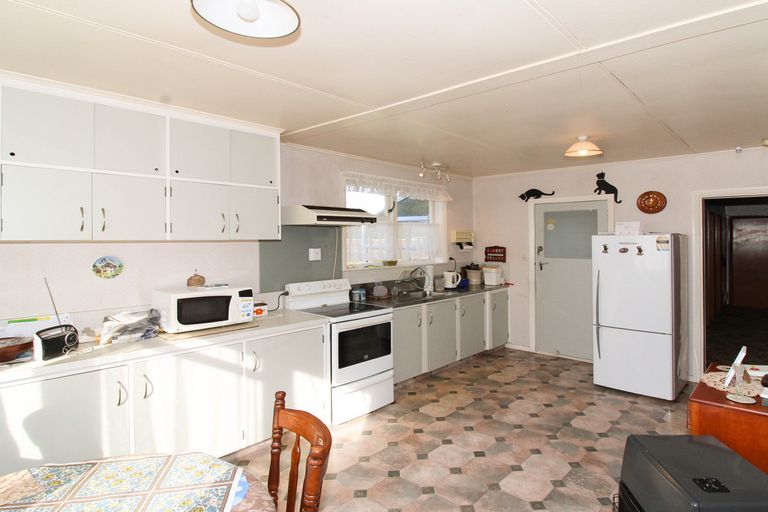 Photo of property in 4 Hughan Place, Carterton, 5713