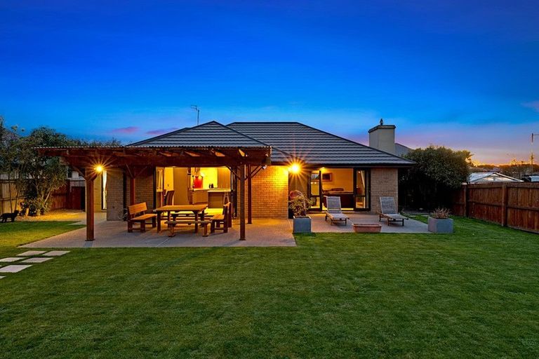 Photo of property in 22 Pollock Place, Rolleston, 7614