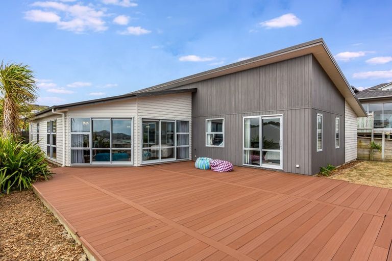 Photo of property in 34 John Burke Drive, Aotea, Porirua, 5024