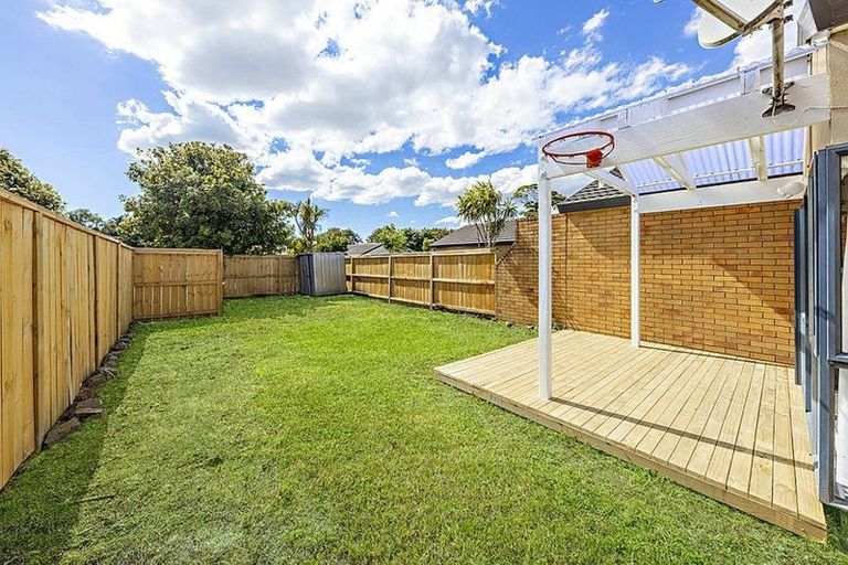 Photo of property in 4/202 Massey Road, Mangere East, Auckland, 2024
