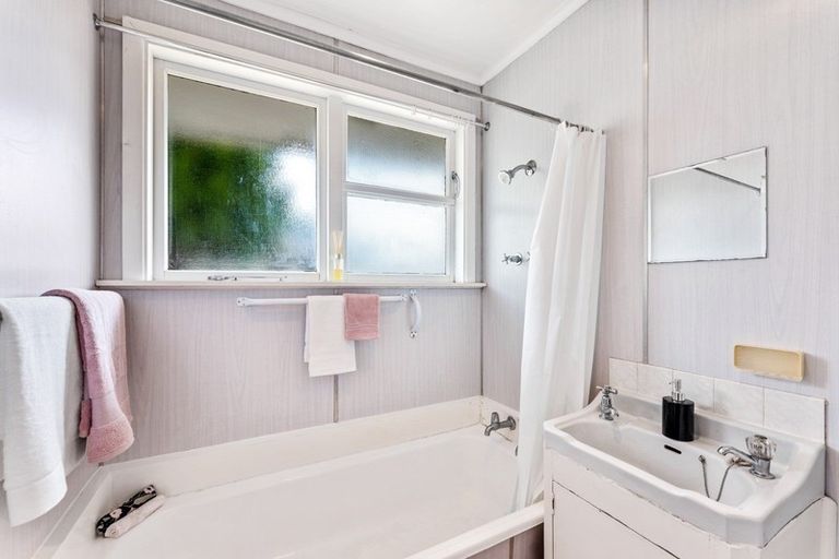 Photo of property in 1/1240 Fergusson Drive, Brown Owl, Upper Hutt, 5018