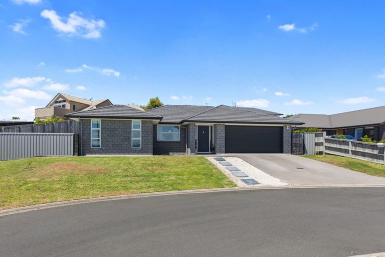 Photo of property in 84 Bert Wall Drive, Omokoroa, 3114