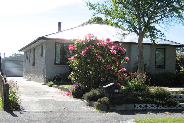 Photo of property in 21 Tintern Avenue, Avonhead, Christchurch, 8042