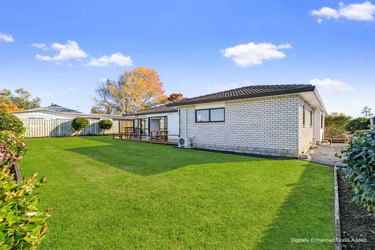 Photo of property in 23 Brookesmith Drive, Waiuku, 2123