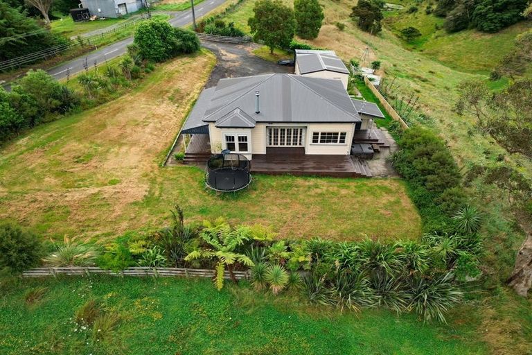 Photo of property in 64 Mount Biggs Road, Halcombe, Feilding, 4779