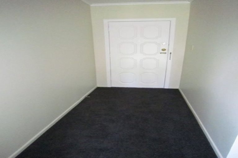 Photo of property in 206 Edmonton Road, Te Atatu South, Auckland, 0610