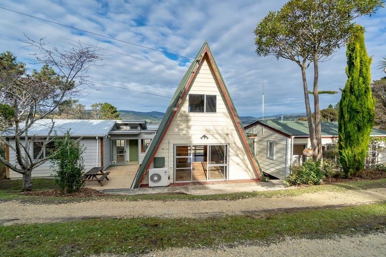 Photo of property in 15 Bank Road, Warrington, Waikouaiti, 9471