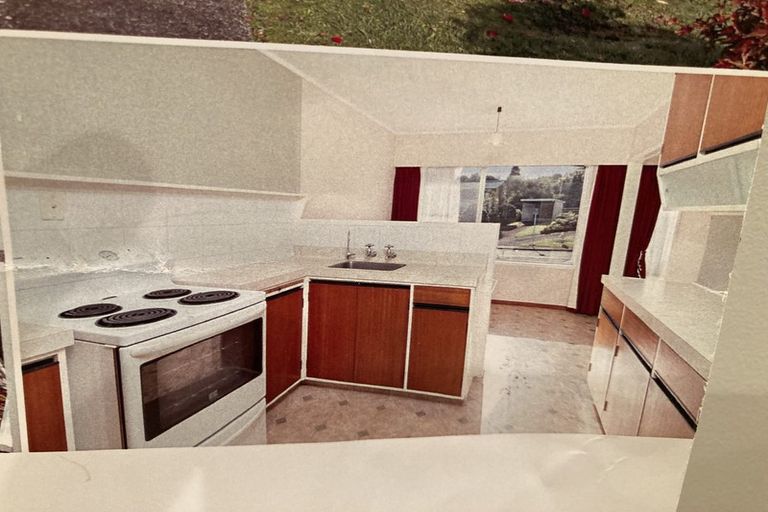 Photo of property in 3/1 Takapu Street, Henderson, Auckland, 0612