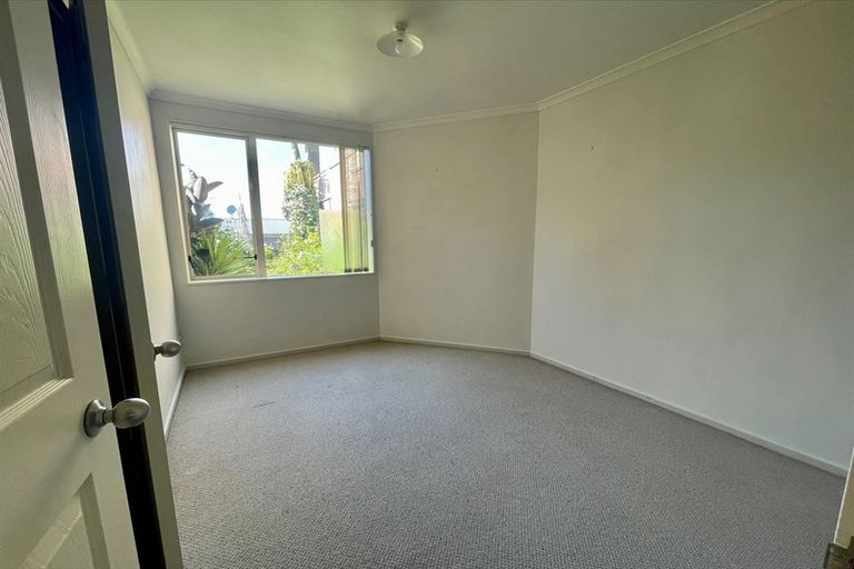 Photo of property in 404a Te Atatu Road, Te Atatu Peninsula, Auckland, 0610